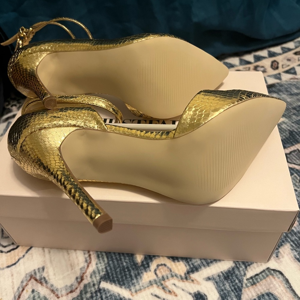 Metallic Gold “Audri” Pumps size 10 - Picture 5 of 5